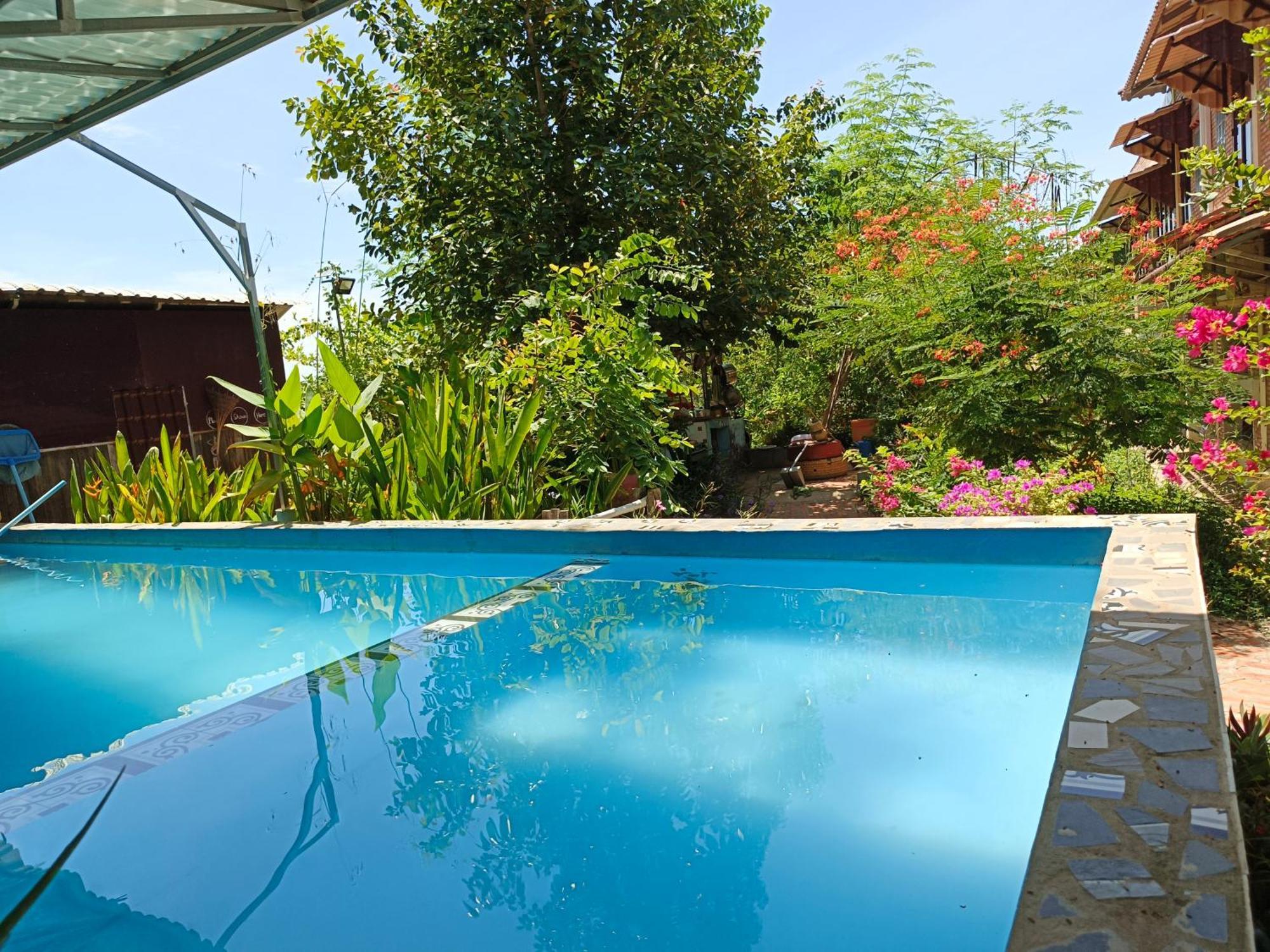 Silk Island Homestay Phnom Penh Exterior photo