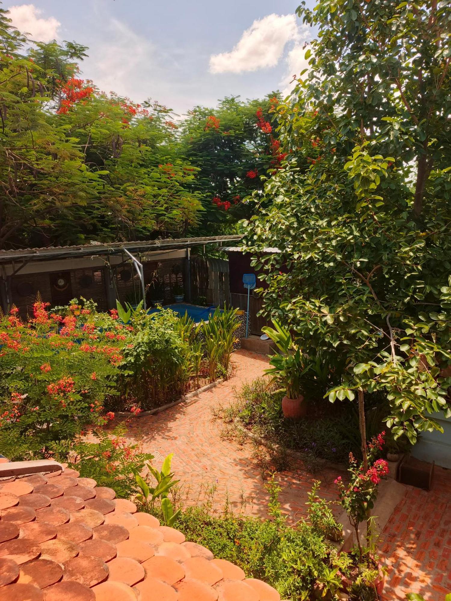 Silk Island Homestay Phnom Penh Exterior photo